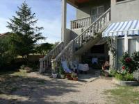 Apartments Mira - Bed and Breakfast Jadrtovac