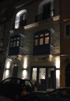 Backstage Boutique Music Themed Townhouse - Bed and Breakfast