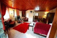 Deluxe Suite with Spa Bath