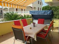 Apartmani Saric A&K - Bed and Breakfast Vir
