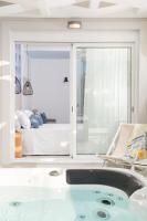 Superior Zimmer mit Whirlpool-Badewanne im Freien und Meerblick