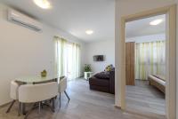 One-Bedroom Apartment (Second Floor)