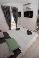 Apartment Smokva **** - Bed and Breakfast Podgreben