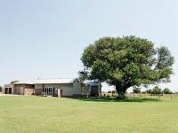 Buffalo Thorn Tree Lodge - Nearby Sun City - B&B Swartruggens