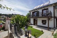 Apartment with Garden View