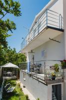 Apartment Ella - B&B Rogoznica