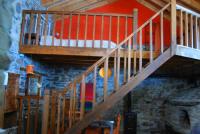 MIL MADREÑAS ROJAS - Bed and Breakfast Salientes