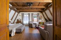 3-Bedroom Atelier Apartment with Terrace