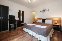 Doppel-/Zweibettzimmer mit Balkon