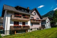 Apartments and Holiday Home Grohar - Chambres d’hôtes Kranjska Gora