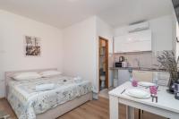 B&B Trogir - Studio Apartment Coce - Bed and Breakfast Trogir