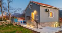 Modern and Cozy little House Mia - B&B Dugopolje