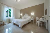 Deluxe Double Room (2 Adults + 2 Children)