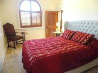 Deluxe Queen Suite