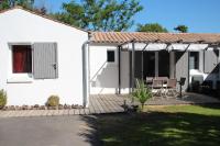 Three-Bedroom Villa (6 Adults) with swimming-pool