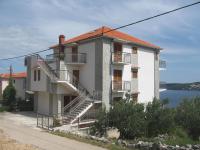 Apartamento con balcón
