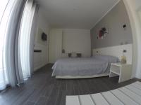 Camera Matrimoniale/Doppia con Letti Singoli con Balcone 