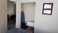Two-Bedroom Apartment with Queen Bed and 2 Single Beds