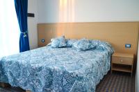 Doppel- oder Zweibettzimmer