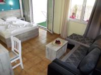Studio (2 Adults)