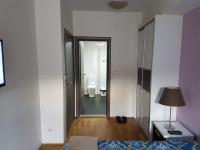 Estudio con balcón