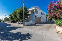 One-Bedroom Apartment with Balcony
