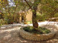 Villa Eleni - Studios - B&B Liapades