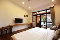 Queen Room with Balcony