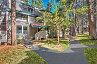 South Lake Tahoe Resort - Steps to Beach & Close to Heavenly - B&B