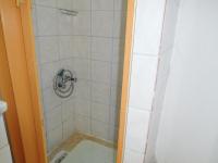 Apartment with Shower