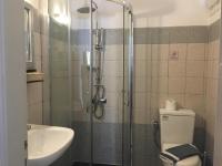 Dreibettzimmer mit Gartenblick