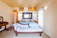 Luxus Zimmer mit Kingsize-Bett und Meerblick 