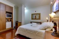 Family Room (2 Adults + 2 Children)
