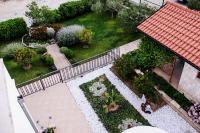 Apartment with Garden View