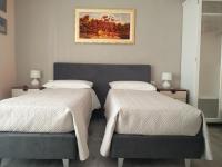 Chambre Double ou Lits Jumeaux avec Salle de Bains Privative