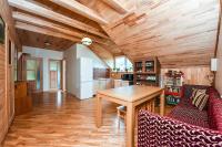 Basic Triple Room with Shared Bathroom