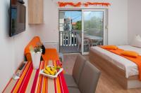 Studio Apartment mit Balkon und Meerblick