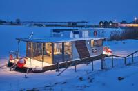 Houseboat with the River view I
