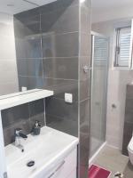 Apartment Nina - Bed and Breakfast Podstrana