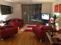Stunning Spacious City Apartment with free parking - Chambres d’hôtes