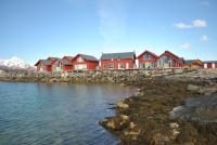 Modern seafront cabin with sauna 8 mins to Leknes - B&B Storeidet