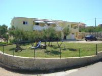 Apartmani Marella Ražanac - Bed and Breakfast