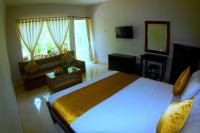 Deluxe Room (2 Adults + 1 Child)