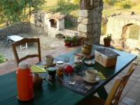 Camera Matrimoniale con Vista sulla Campagna