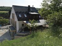 Family Apartman - Bed and Breakfast Eplény