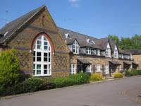 Alexandra Court One Bedroom Central Windsor Flats with Parking - B&B Windsor