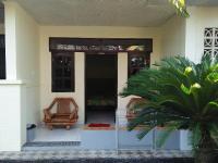 Single Bed in Mixed Dormitory Room