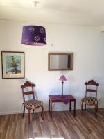 Dreibettzimmer mit Zustellbett und Gemeinschaftsbad