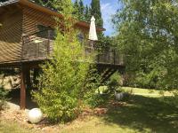 Studio mit Poolblick