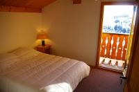Chalet (10 Adults)